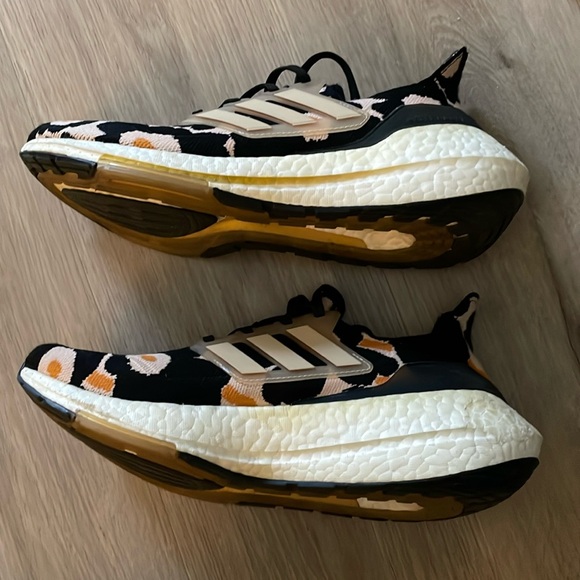 Adidas Marimekko UltraBoost, size 9 - Picture 6 of 8